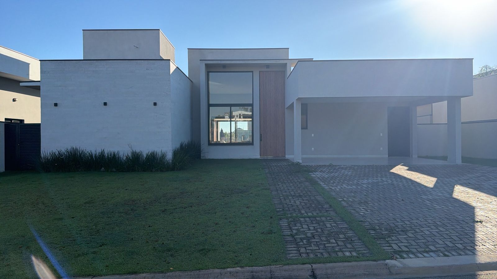Casa Sofisticada com 4 Suítes e Piscina no Condomínio Campos de Santo Antônio II – Conforto, Estrutura e Alto Padrão