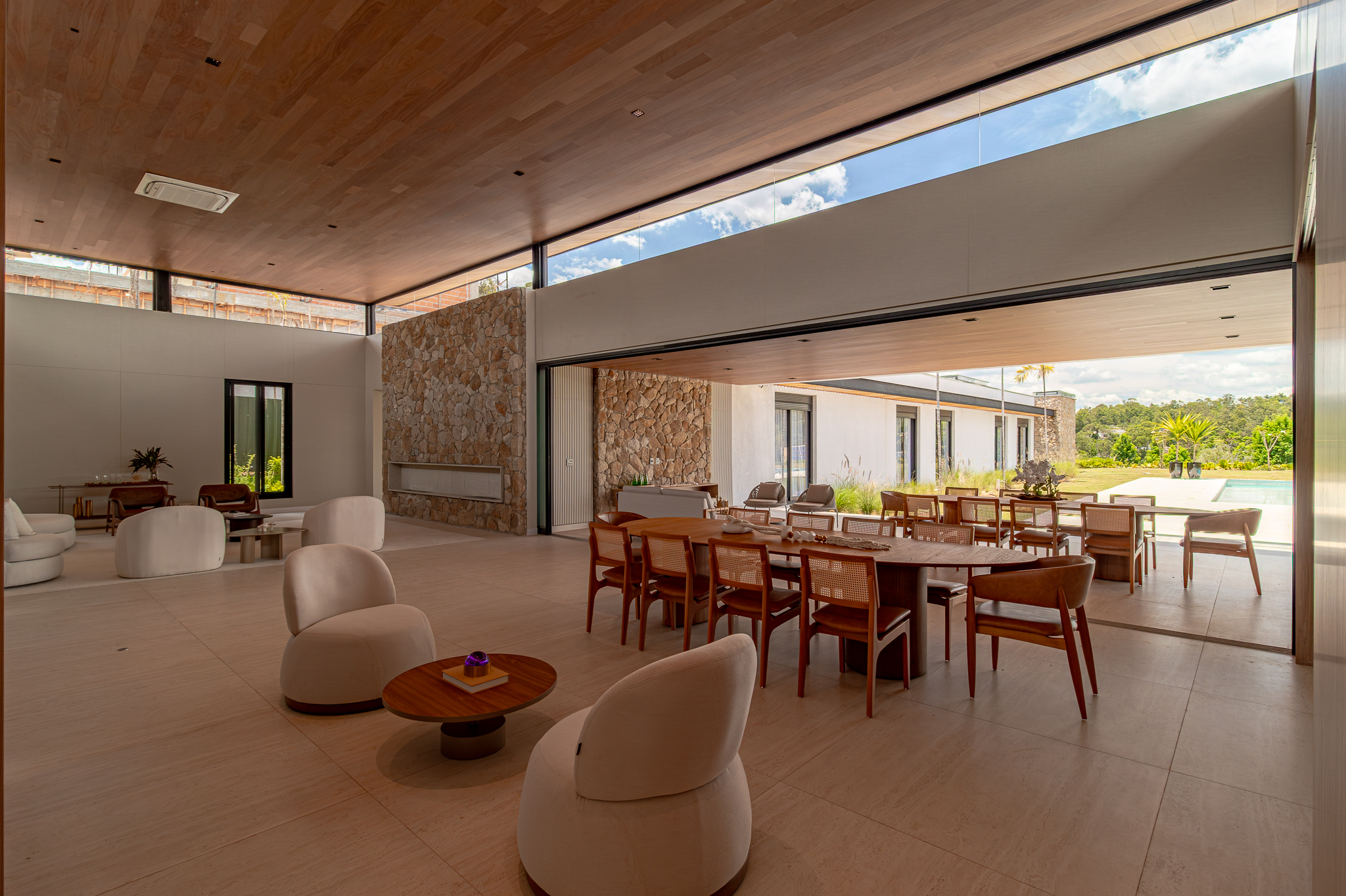 Residência Exclusiva com Projeto Assinado no Terras de São José - Arquitetura, Natureza e Sofisticação em Perfeita Harmonia - imagem 3