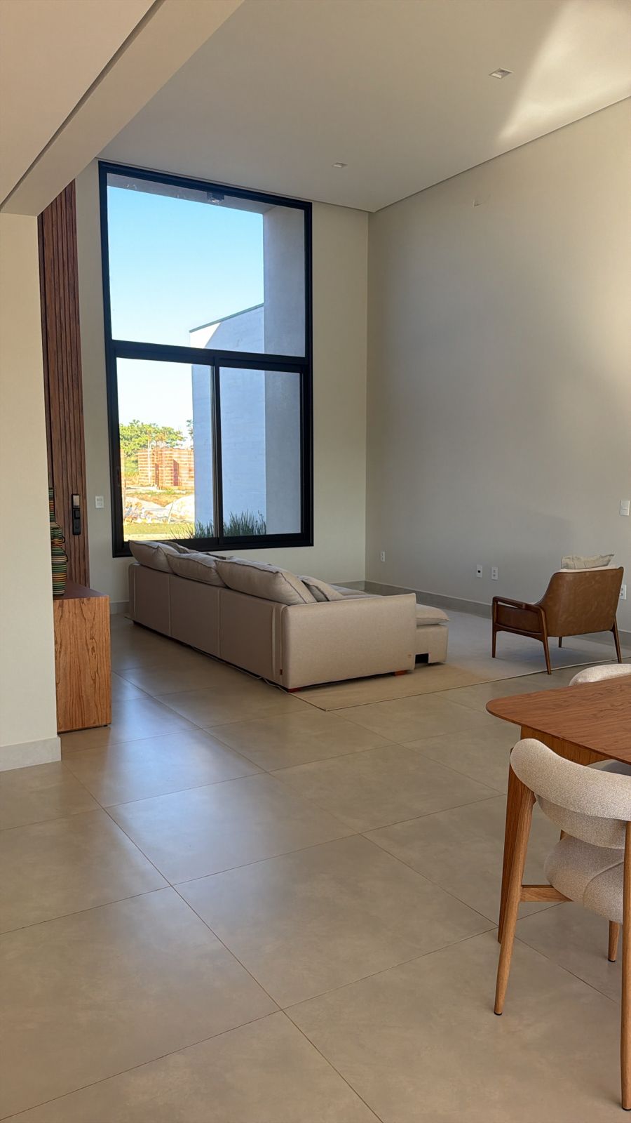 Casa Sofisticada com 4 Suítes e Piscina no Condomínio Campos de Santo Antônio II – Conforto, Estrutura e Alto Padrão - imagem 7