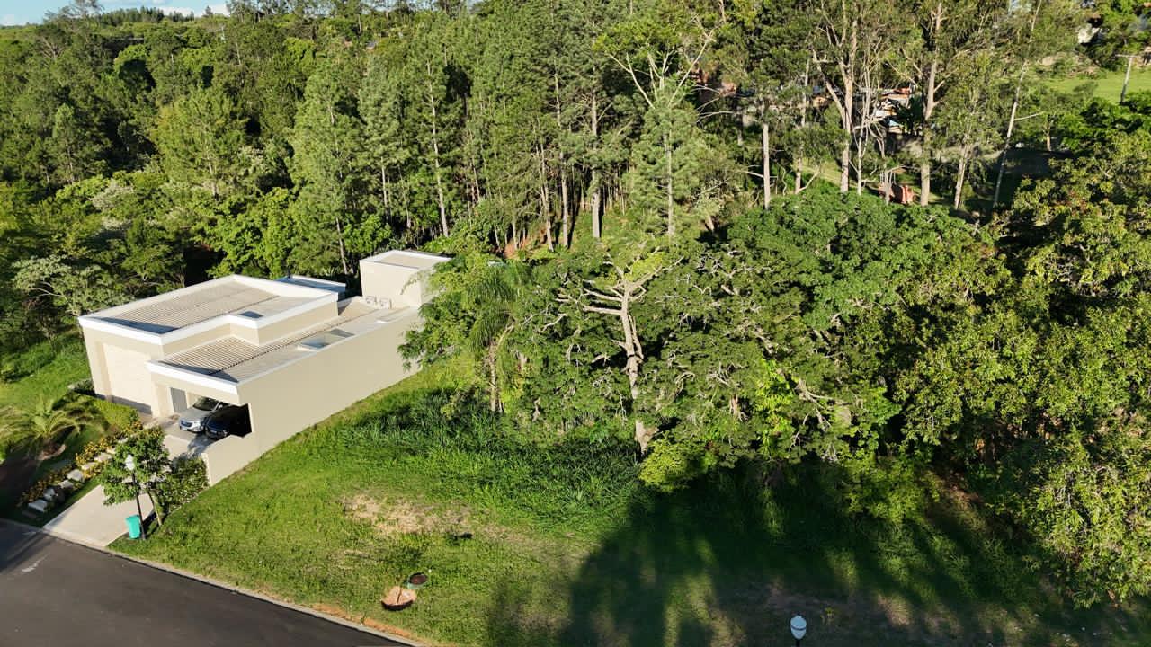 Terreno de 500m² Integrado à Mata Nativa com Vista Deslumbrante para o Pôr do Sol | Condomínio Villas do Golfe – Itu/SP - imagem 3