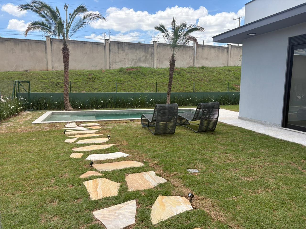 Casa Moderna com 4 Suítes e Lazer Privativo no Condomínio Portal dos Bandeirantes – Sofisticação e Qualidade de Vida - imagem 10
