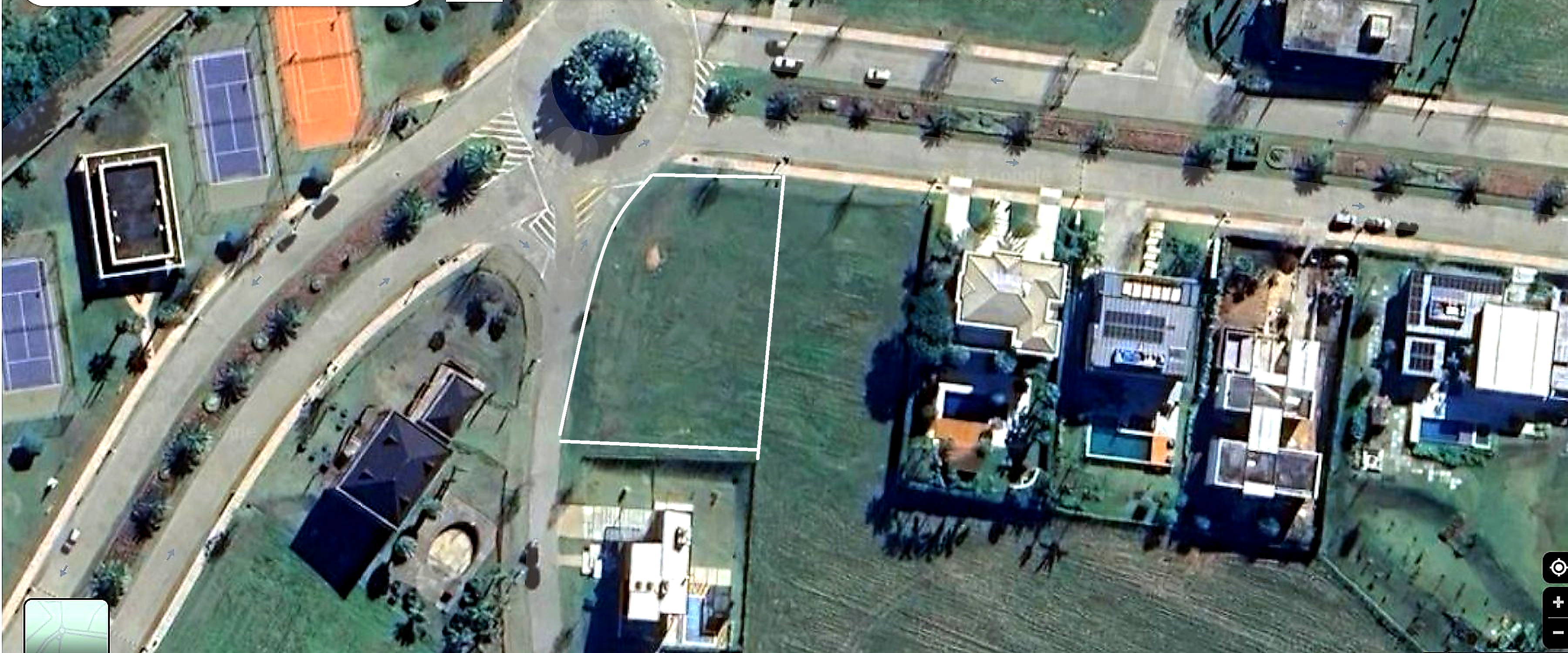 Terreno de Esquina | A passos do Clube | Condomínio Porto São Pedro – Porto Feliz - imagem 1