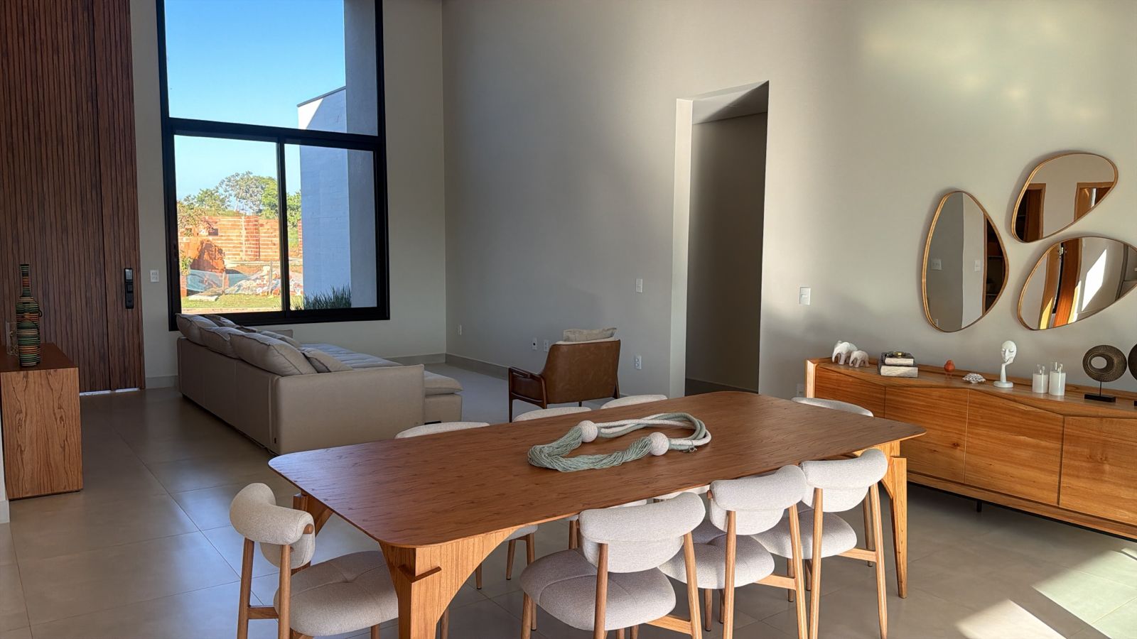 Casa Sofisticada com 4 Suítes e Piscina no Condomínio Campos de Santo Antônio II – Conforto, Estrutura e Alto Padrão - imagem 6