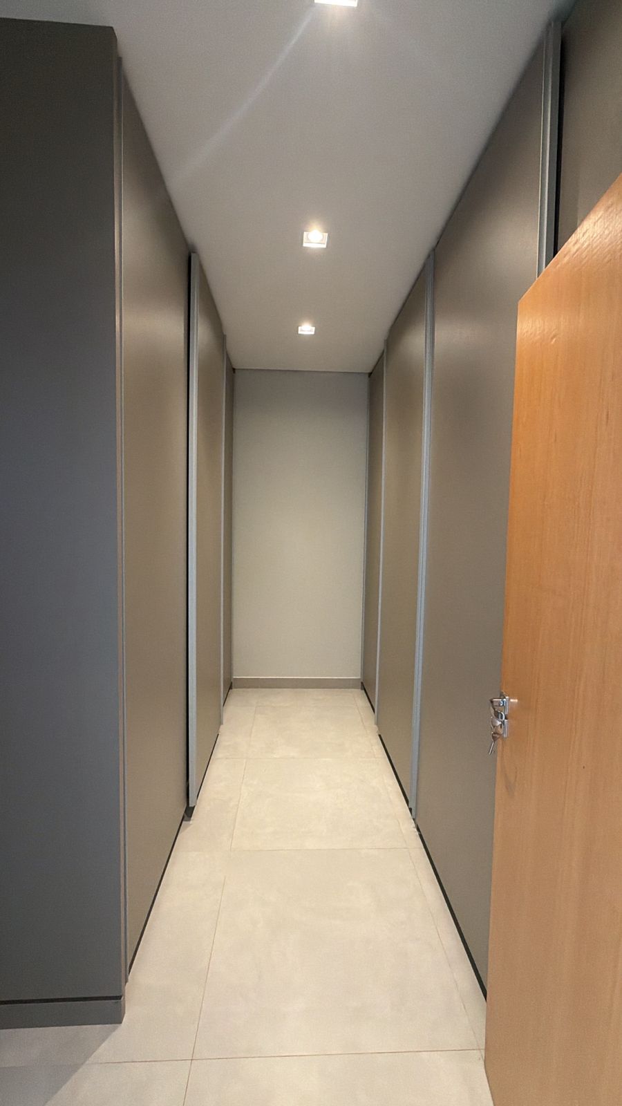 Casa Sofisticada com 4 Suítes e Piscina no Condomínio Campos de Santo Antônio II – Conforto, Estrutura e Alto Padrão - imagem 16