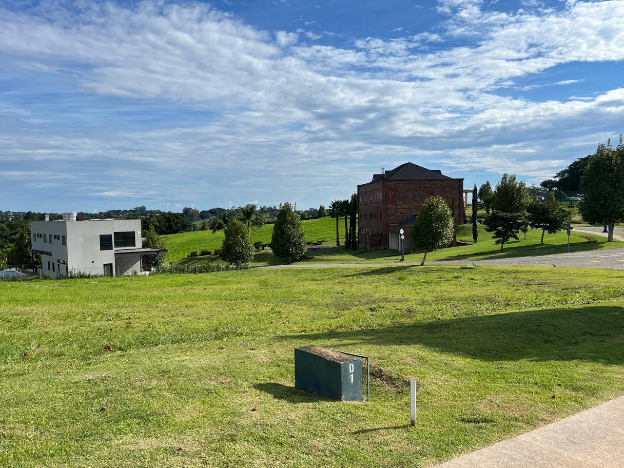 Terreno de Esquina | A passos do Clube | Condomínio Porto São Pedro – Porto Feliz - imagem 3