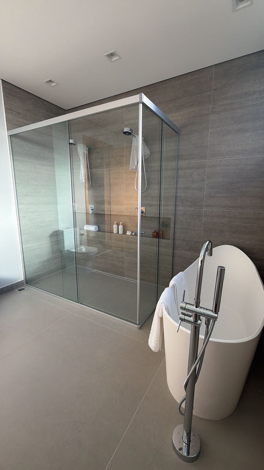 Casa de Alto Padrão com 4 Suítes e Lazer Completo – Sofisticação, Conforto e Exclusividade - imagem 14
