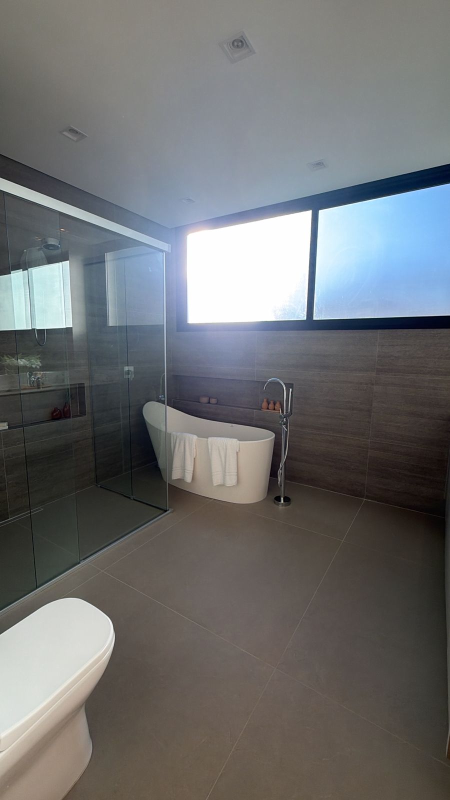 Casa de Alto Padrão com 4 Suítes e Lazer Completo – Sofisticação, Conforto e Exclusividade - imagem 13