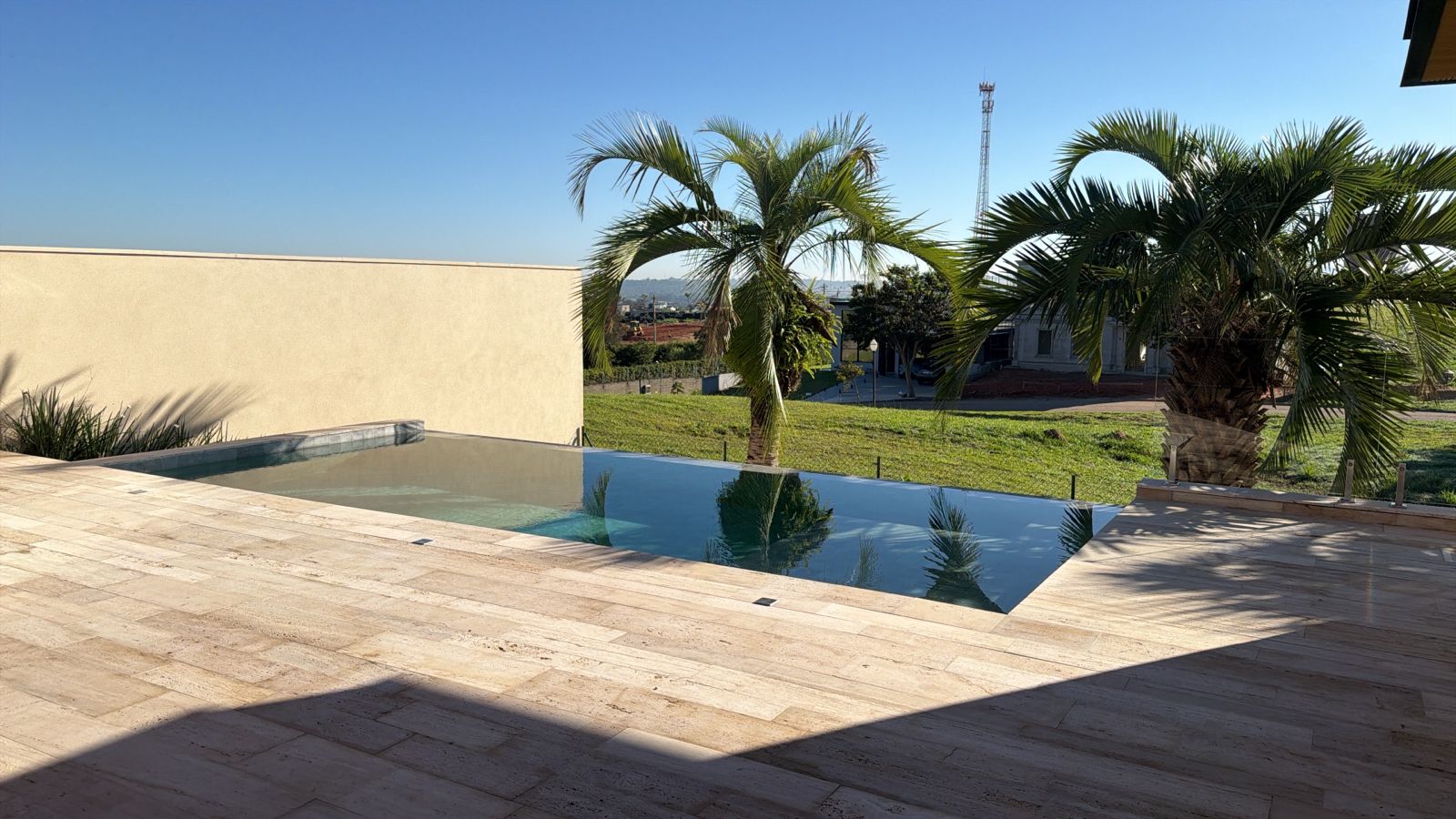 Residência Exclusiva com Piscina borda Infinita e 4 Suítes – Totalmente Mobiliada - imagem 10