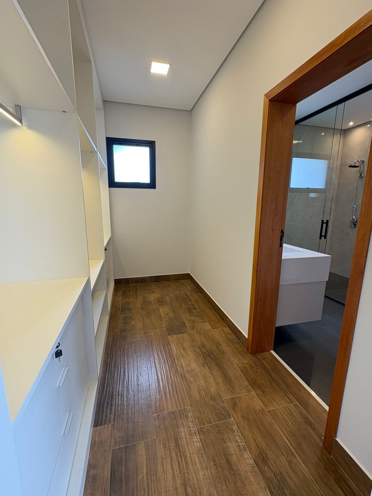 Casa Moderna com 4 Suítes e Lazer Privativo no Condomínio Portal dos Bandeirantes – Sofisticação e Qualidade de Vida - imagem 17
