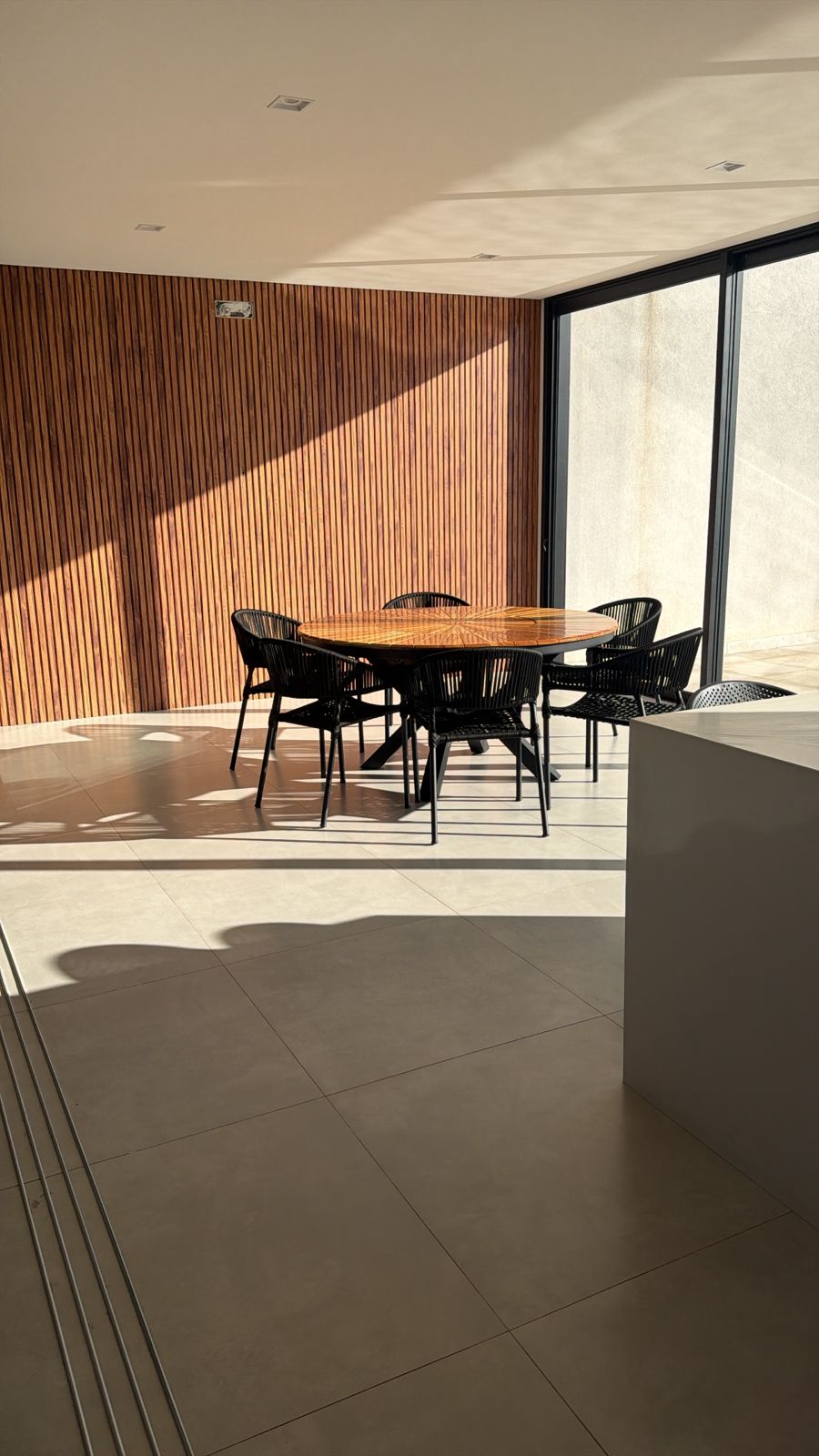 Casa Sofisticada com 4 Suítes e Piscina no Condomínio Campos de Santo Antônio II – Conforto, Estrutura e Alto Padrão - imagem 5