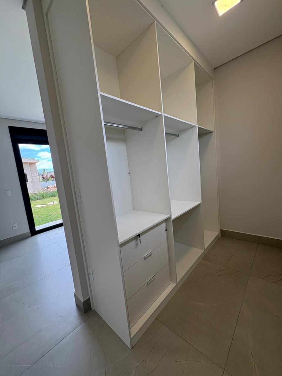 Casa Moderna com 4 Suítes e Lazer Privativo no Condomínio Portal dos Bandeirantes – Sofisticação e Qualidade de Vida - imagem 14
