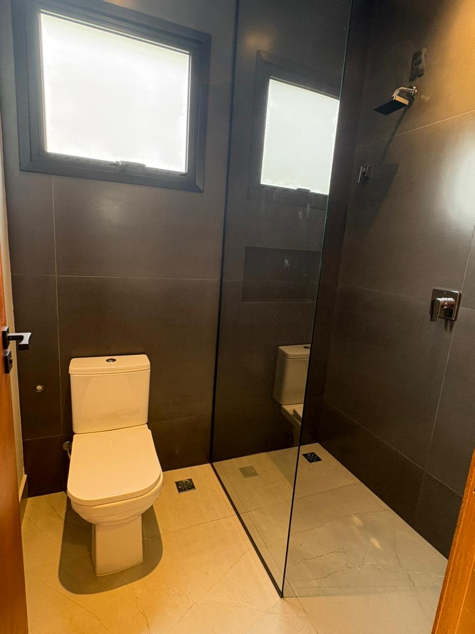 Casa Moderna com 4 Suítes e Lazer Privativo no Condomínio Portal dos Bandeirantes – Sofisticação e Qualidade de Vida - imagem 22
